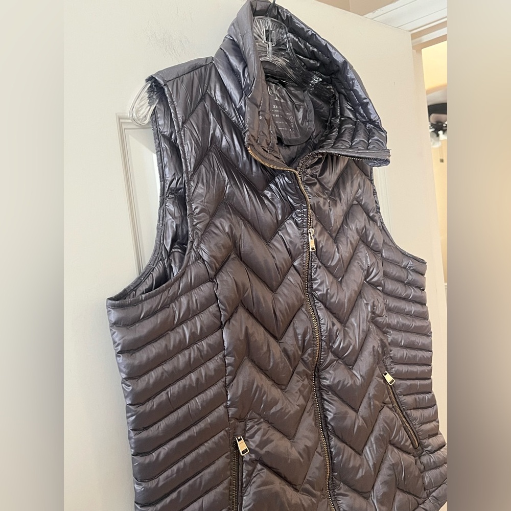 Calvin Klein Women's Metallic Gray Quilted Premium Down Vest Size XXL - Picture 7 of 15